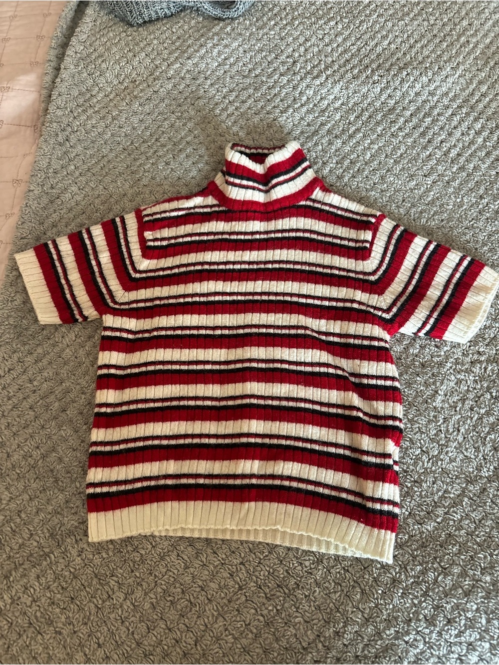 Brandy Melville Cropped Sweater Top